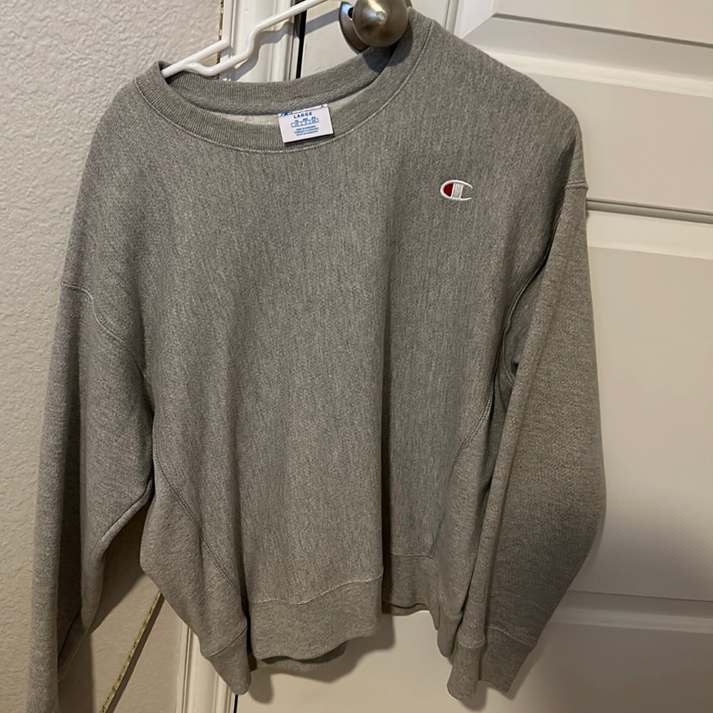 Large Champion Sweatshirt!! Super cute and barely worn!!